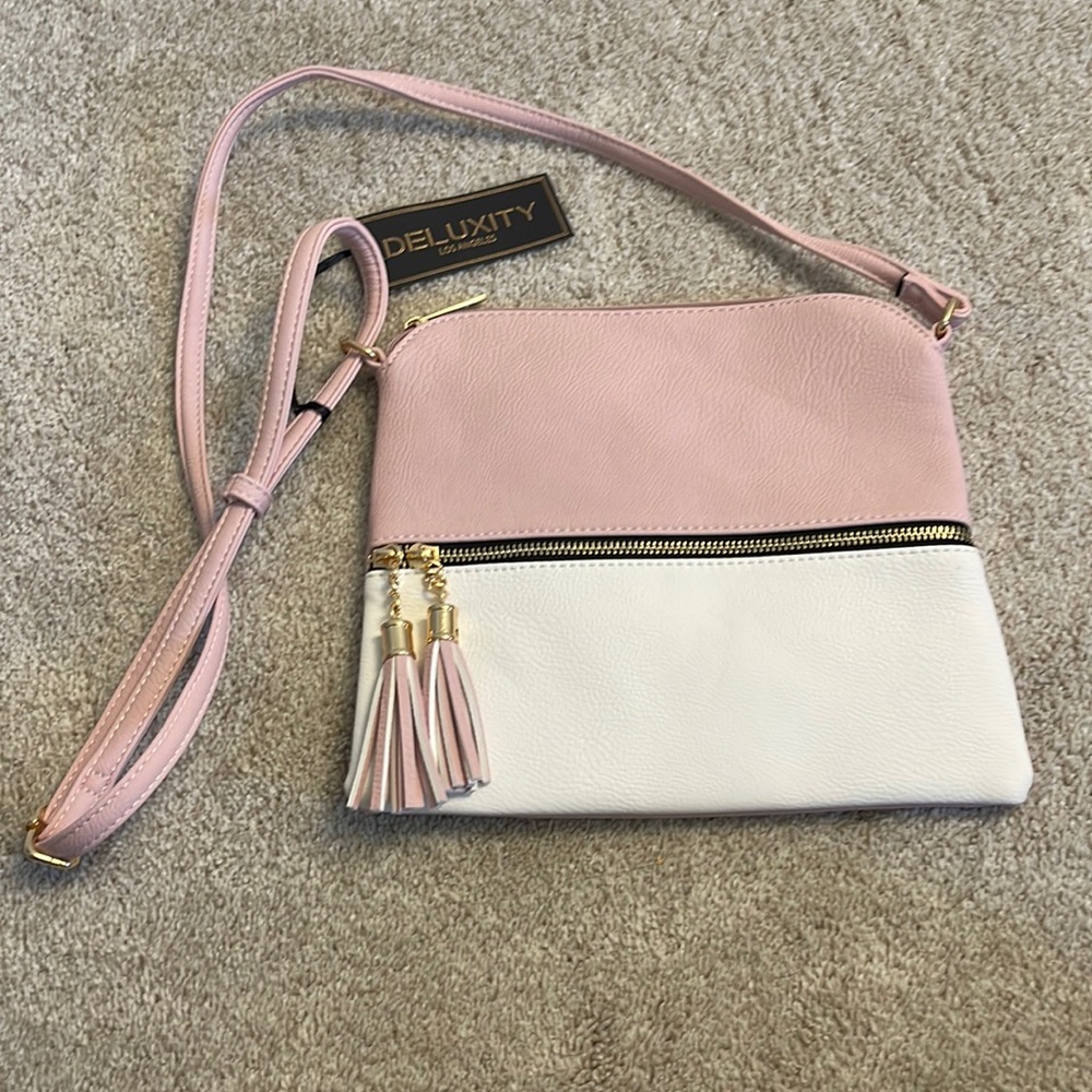 Deluxity NWT Pink & White cross body